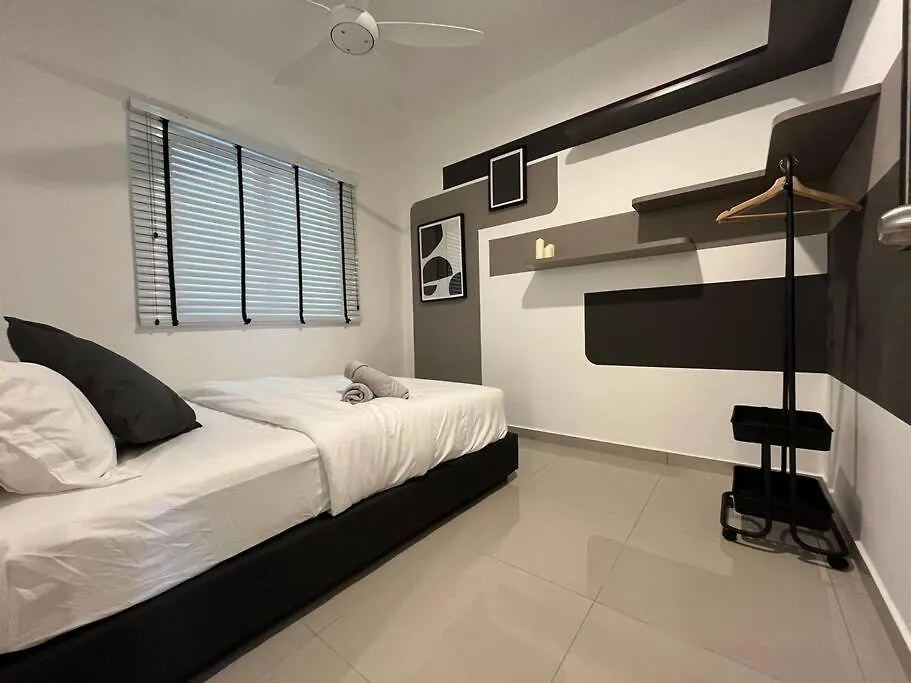 שאה אלאם Setia Alam 3R2B 6Pax Apartment