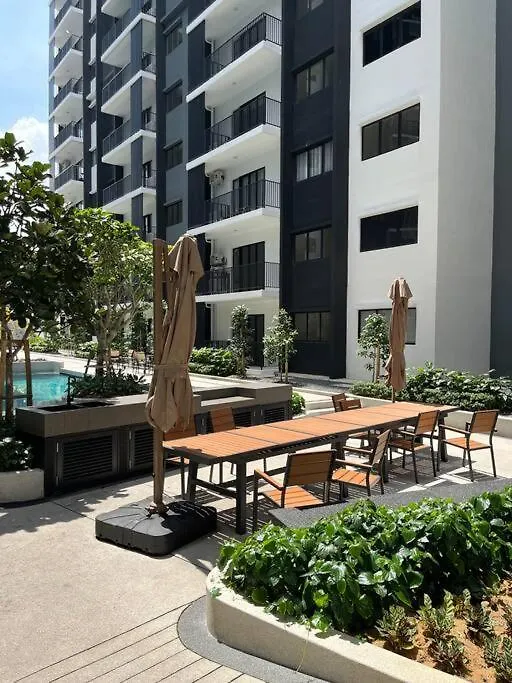 שאה אלאם Setia Alam 3R2B 6Pax Apartment שאה אלאם